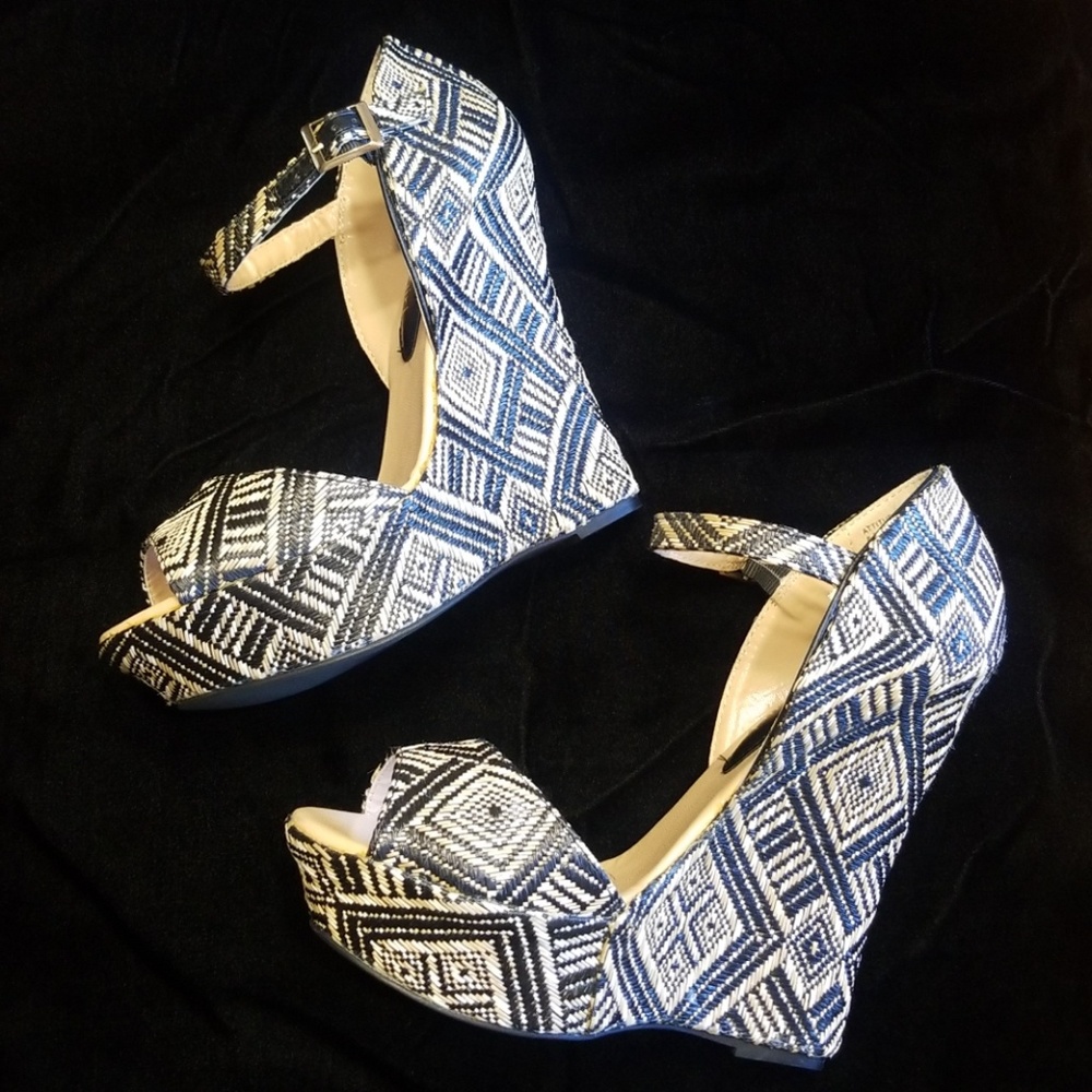 Madden Girl Attitude Aztec Wedge Platforms Sz 8.5